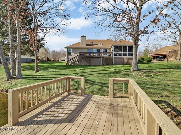 3rd image of 1426 War Eagle Dr