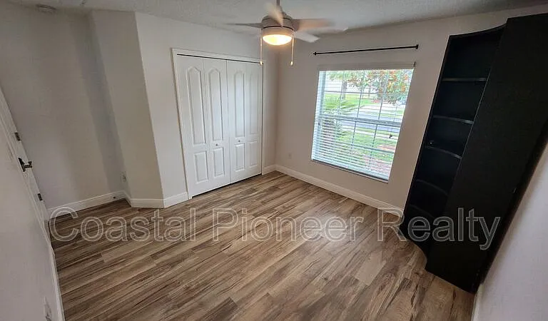 11404 Holmbridge Ln — Photo 6