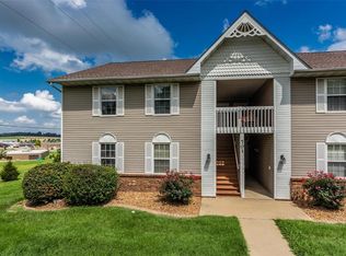 701 4th St APT B, Highland, IL 62249