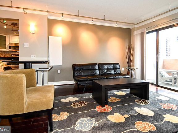 5th image of 1301 N Courthouse Rd APT 1005