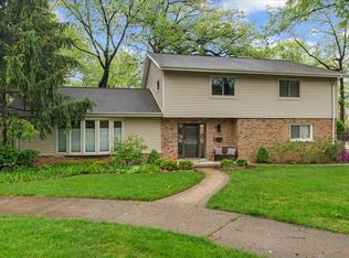 185 Carlisle Ave, Deerfield, IL 60015