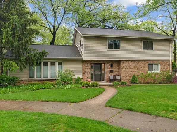 185 Carlisle Ave, Deerfield, IL 60015