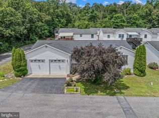 7 United Morgan Dr, Berkeley Springs, WV 25411