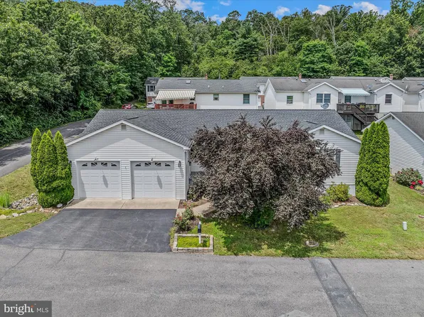 7 United Morgan Dr, Berkeley Springs, WV 25411