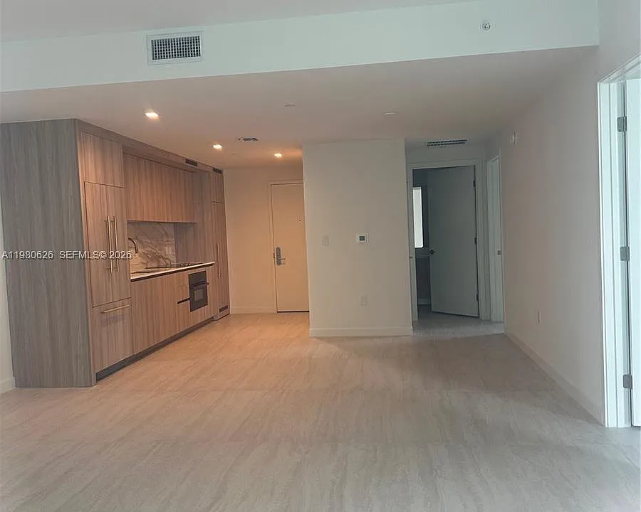 77 SE 5th St #2506