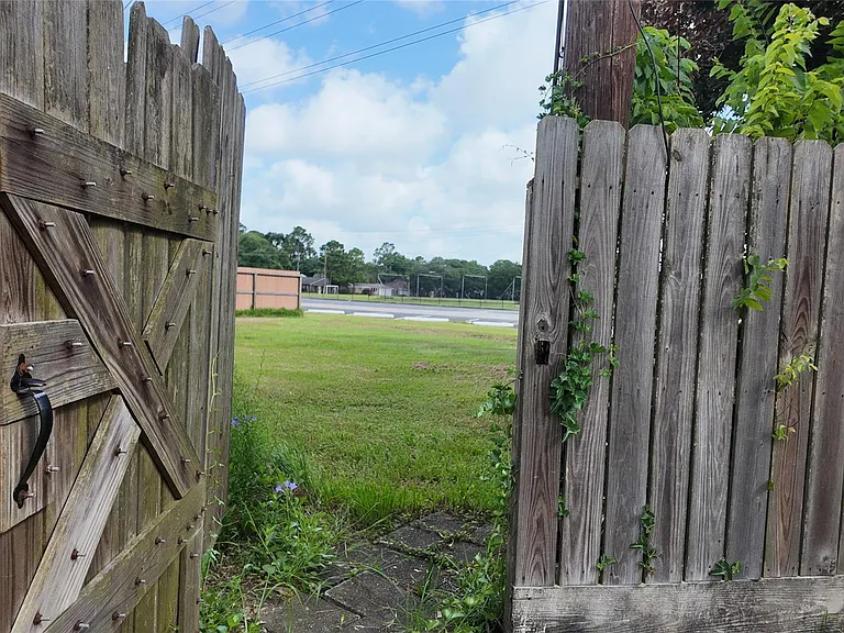 5946 Willowbend Blvd — Photo 42