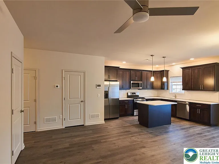 6653 Stein Way — Photo 3
