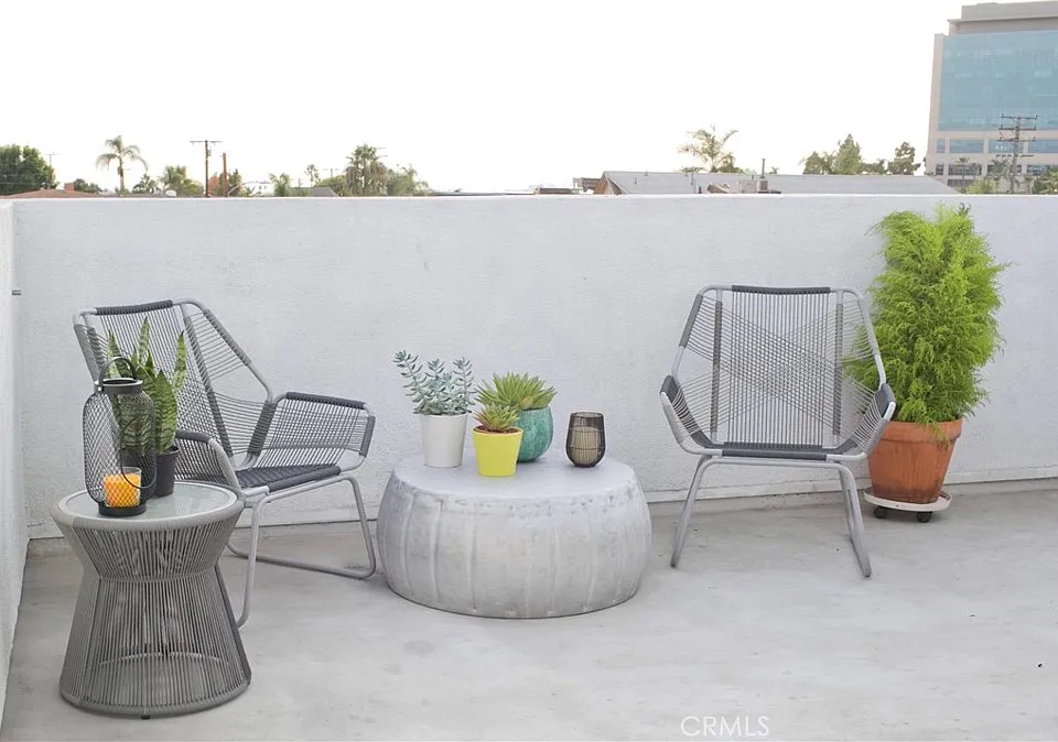 423 1/2 Westminster Ave #B