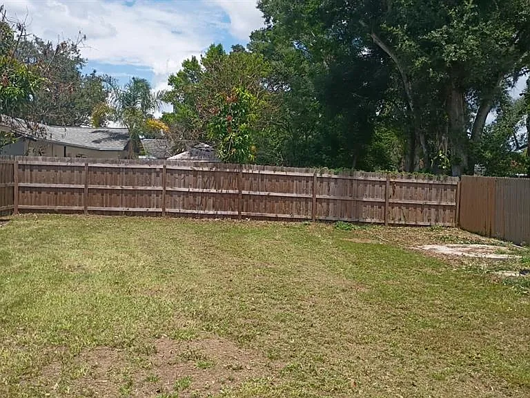 721 Regent Cir S — Photo 15