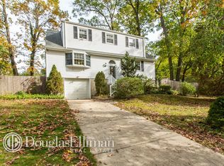 31 Woodland Dr #A, Kings park, NY 11754