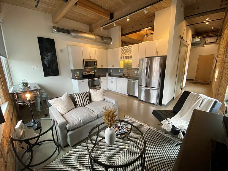 LOFTS - Brooks | 1 Bedroom