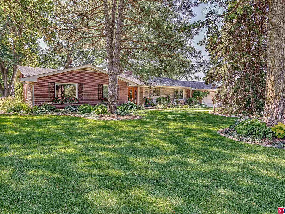 7045 Country Club Rd, Omaha, NE 68152 Zillow
