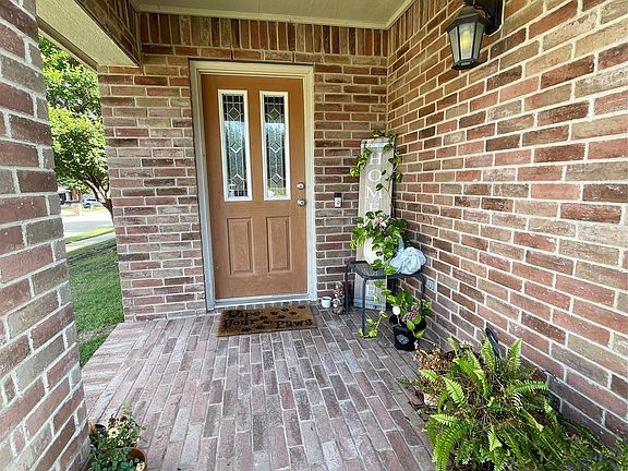 3rd image of 9565 Stanhope Dr