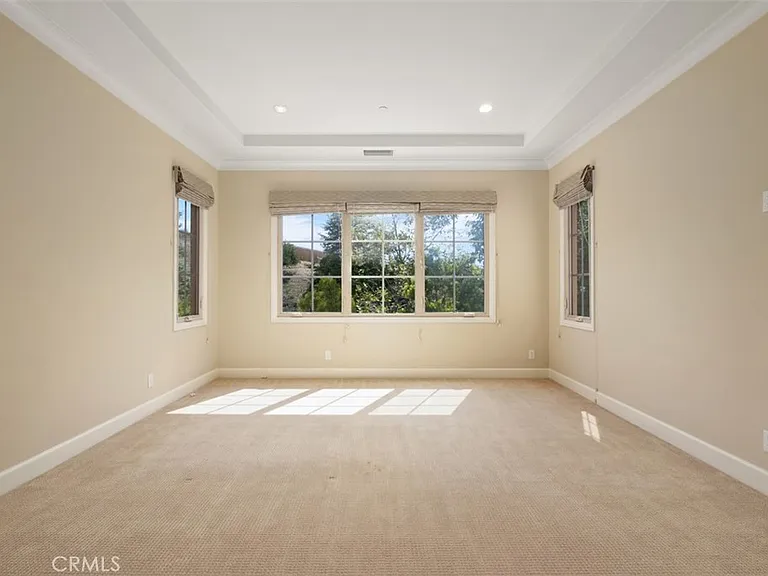 61 Triana — Photo 20