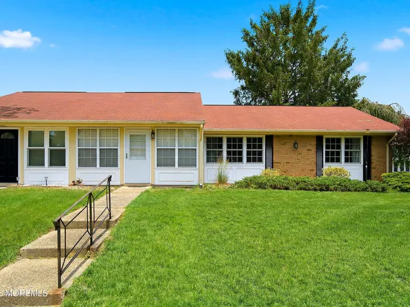 6 B Edinburgh Lane, Manchester, NJ 08759
