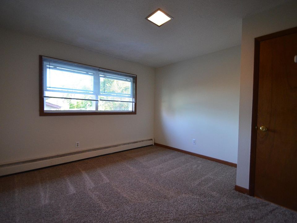 2nd image of 3427 Elm Dr APT A