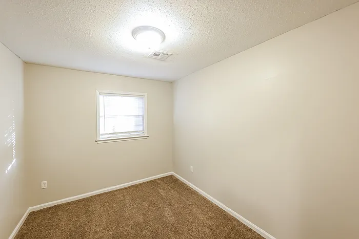323 N Burbank Dr — Photo 8