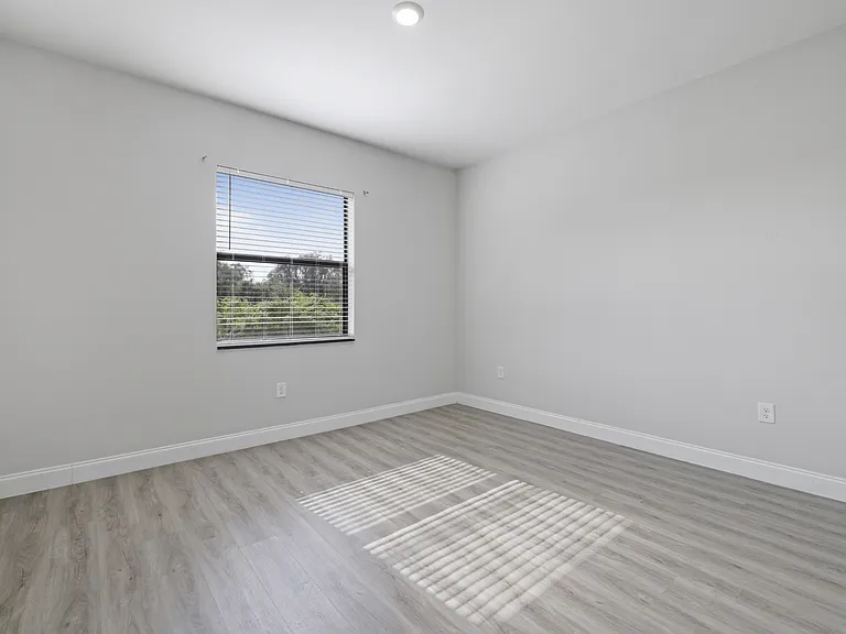 679 Windermere Dr — Photo 15
