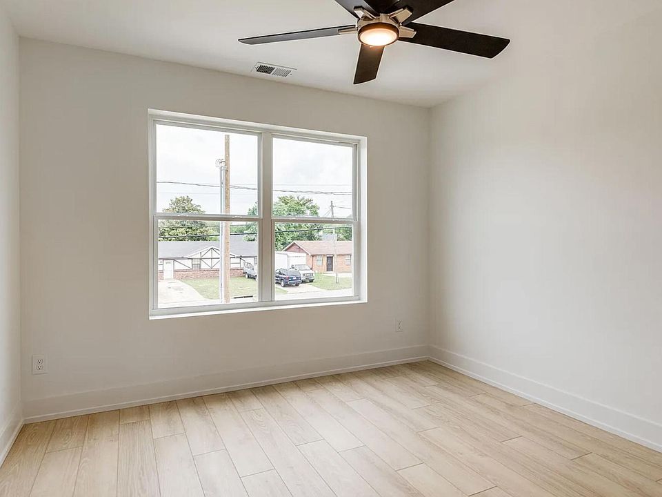 1st image of 3630B Village Trl