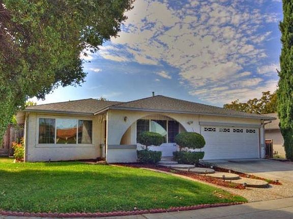 2nd image of 3298 Fronda Dr