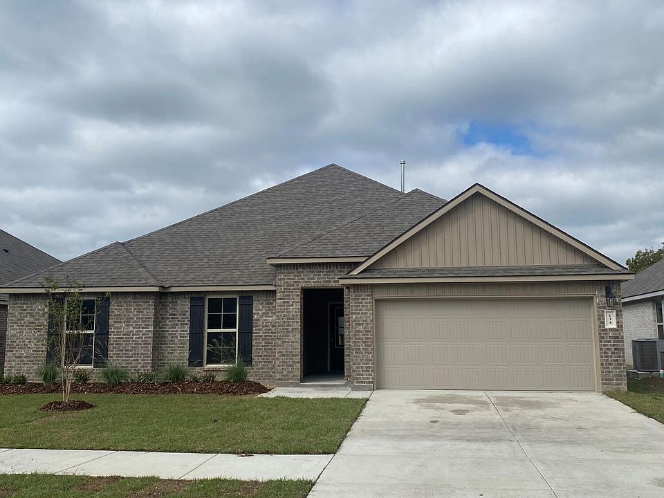 1st image of 134 Hill View Dr