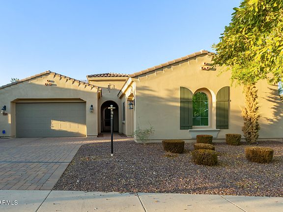 3rd image of 21276 W SYCAMORE Drive