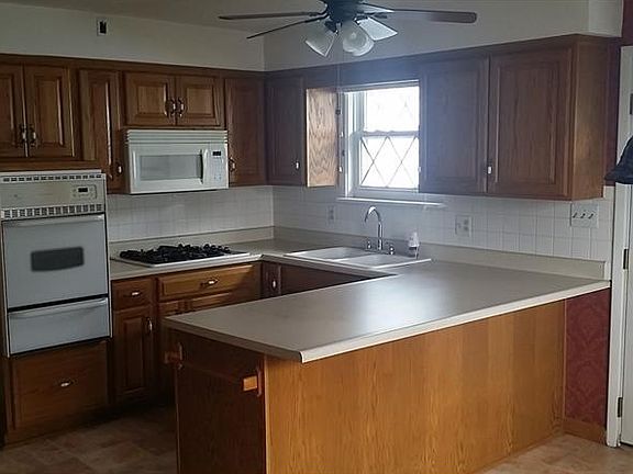 3rd image of 323 Murray Ave