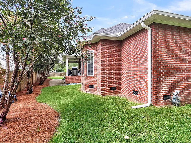 5049 Spaniel Dr — Photo 8