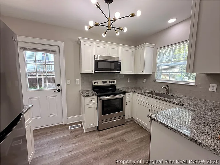 122 Kensington Cir — Photo 5