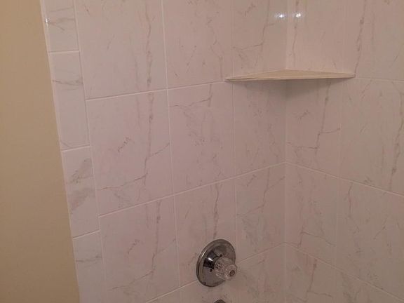 shower/tub