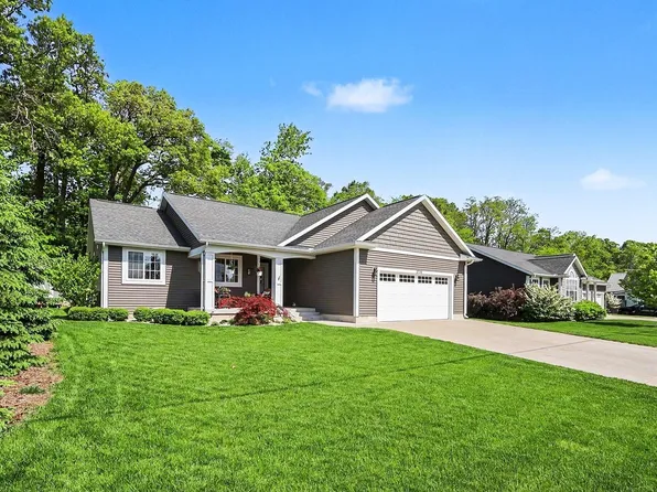 2006 Lake Ave, Muskegon, MI 49445