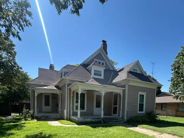 302 N C St, Wellington, KS 67152