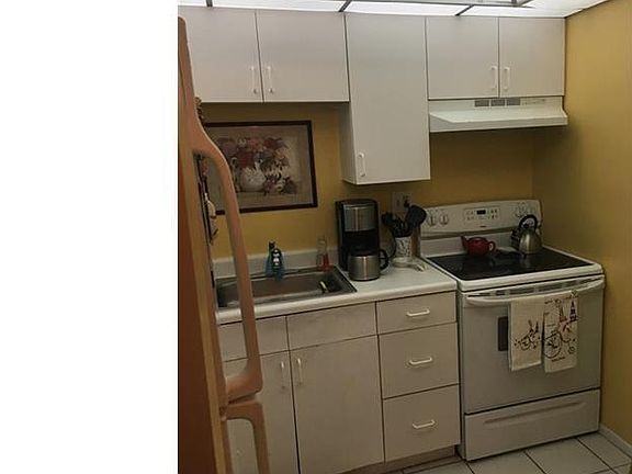 5th image of 9081 Sunrise Lakes Blvd APT 206