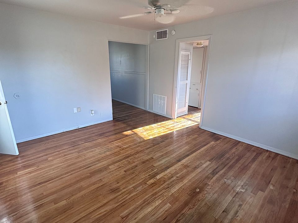 1st image of 2105 Colorado Ave #B
