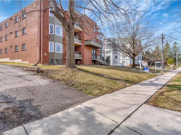 401 Erb St W #203, Waterloo, ON N2L 1W7