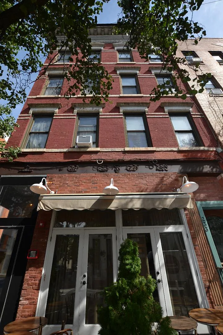 3rd and Clinton Affordable 1 Bedroom — Photo 1