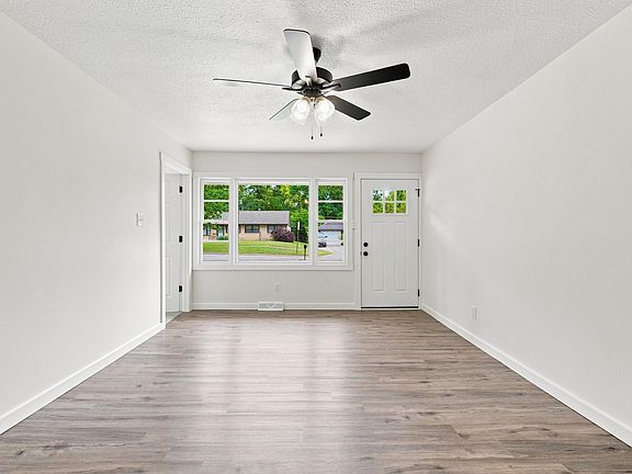 4th image of 2440 Hobbs Dr
