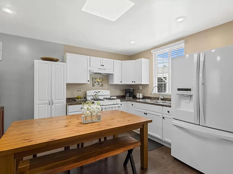 14174 Osborne St — Photo 3