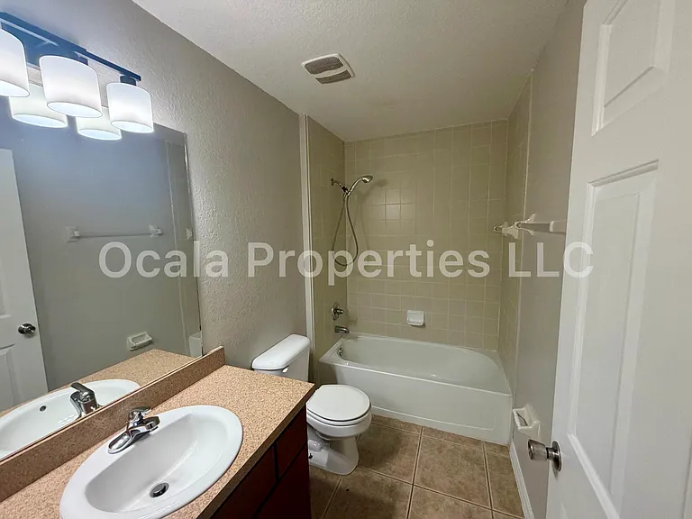 1 Olive Ln — Photo 16