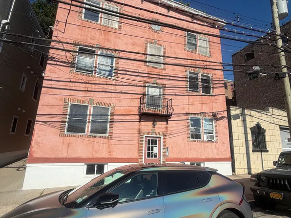 (undisclosed Address), Hastings On Hudson, NY 10706