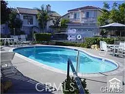 1754 Taylor Ln — Photo 2