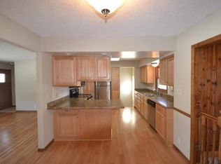 205 W 77th St, Chanhassen, MN 55317