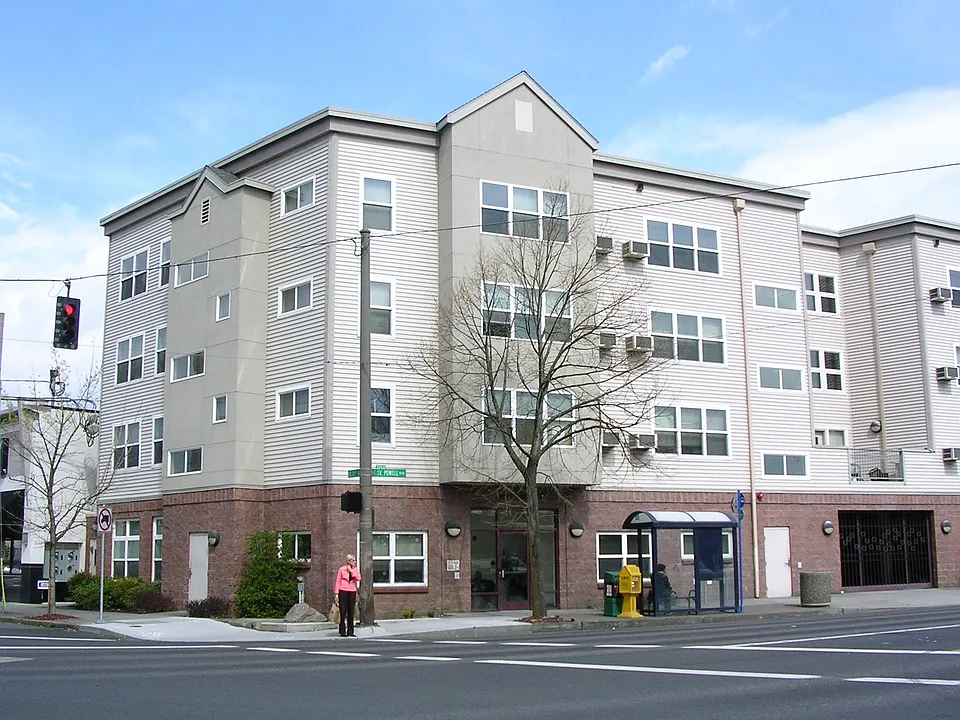 2105 SE Powell Blvd