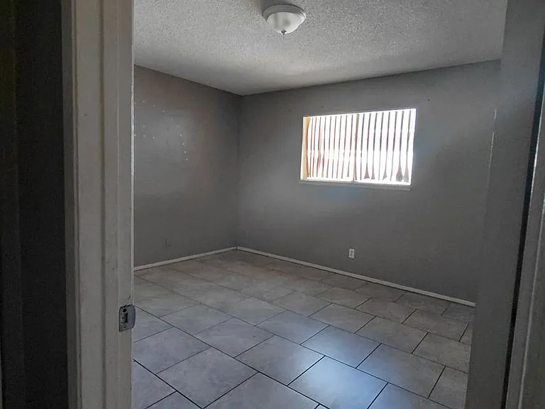 111 Greenbriar Townhouse Way — Photo 9