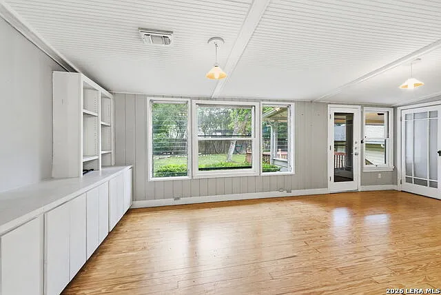 261 E Oakview Pl — Photo 8