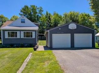 1831 Oak St, Sault Sainte Marie, MI 49783