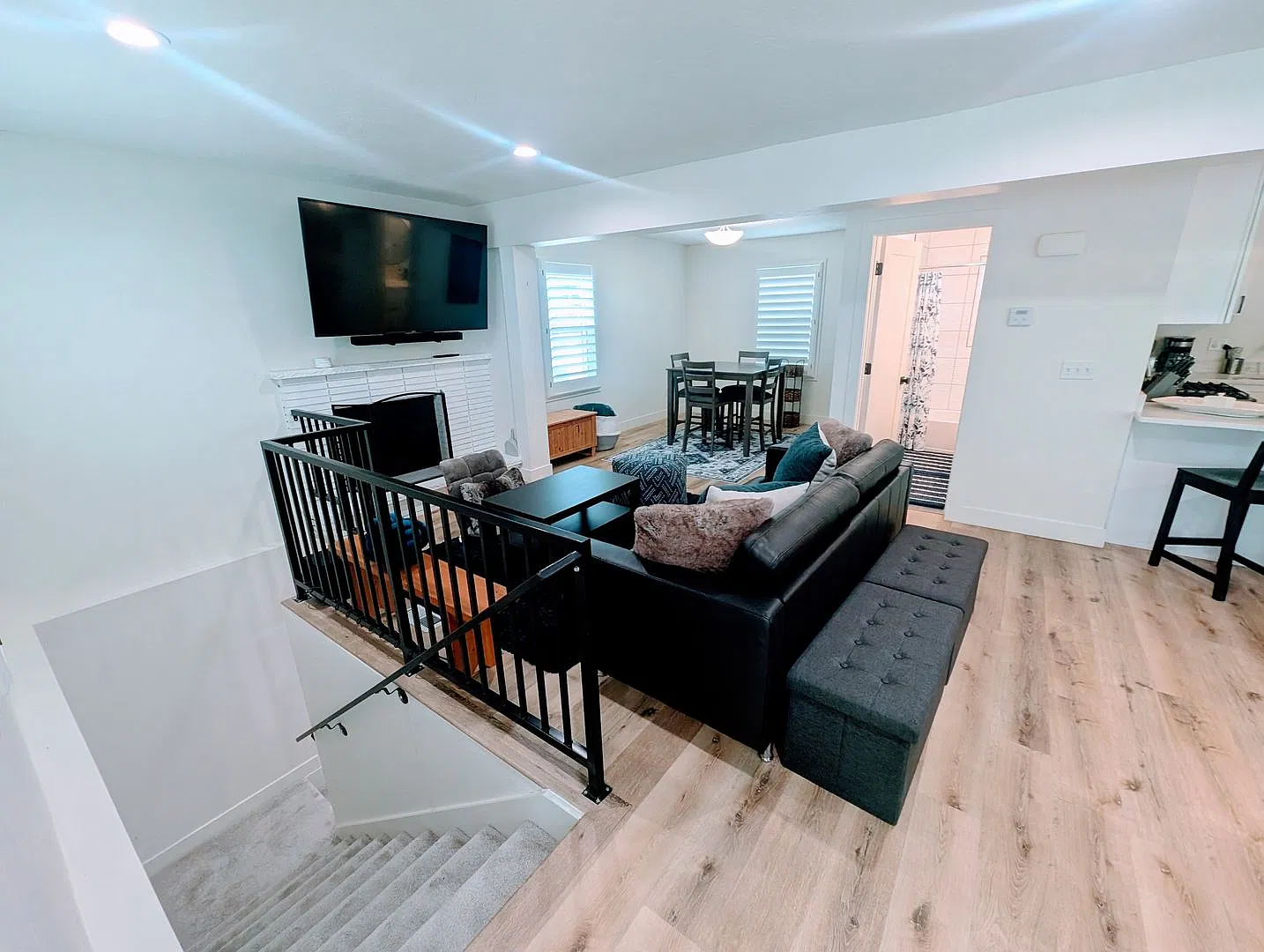 Spacious 4-Bedroom Home with a Large Fenced Backyard! — Photo 4