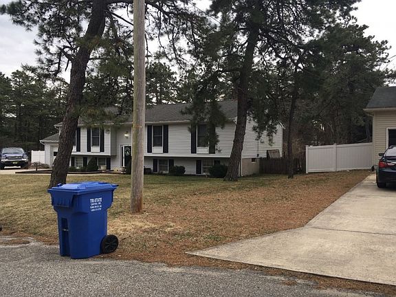 3rd image of 640 Montgomery Ave