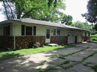 108 S Hayes St, Garnett, KS 66032