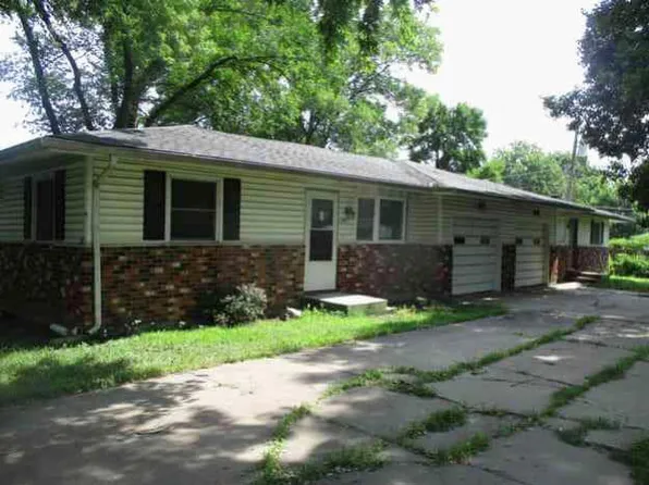 108 S Hayes St, Garnett, KS 66032